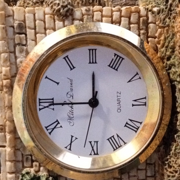 David Mitchel Bone Clock timepiece in sculpture Game of Thrones Art. - Picture 2 of 9